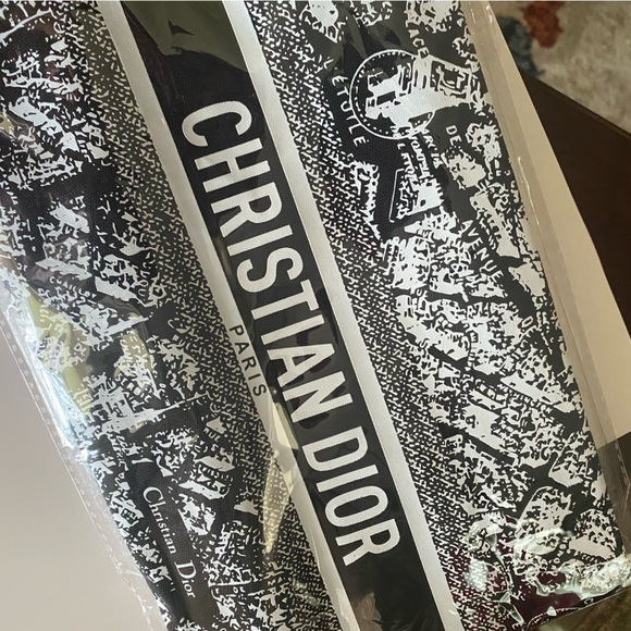 Christian Dior Paris Zippy Pouch /Dior Beauty ✨ - Picture 5 of 8